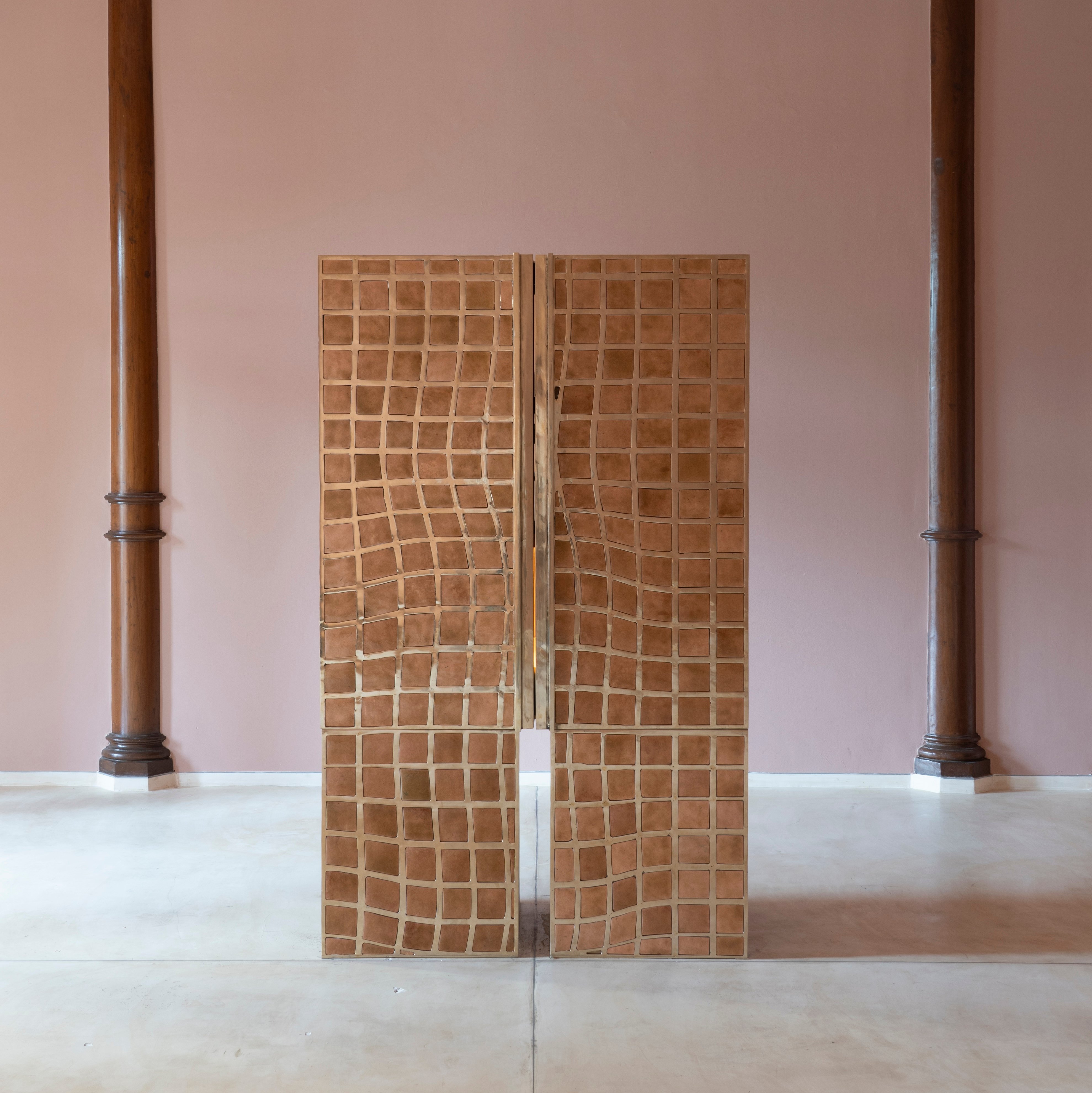 Lahar Bar Cabinet image number 4